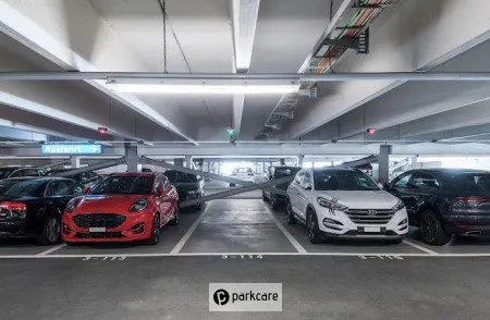 Parcheggio P2 Aeroporto Zurigo foto 1