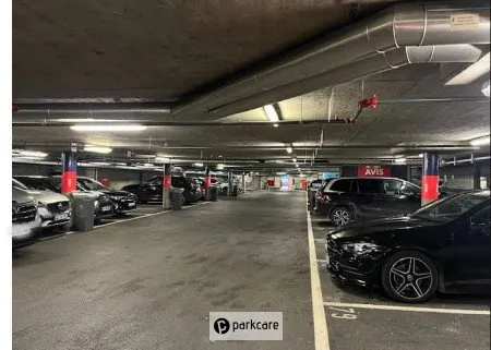 Parcheggio P20 Aeroporto Ginevra foto 2